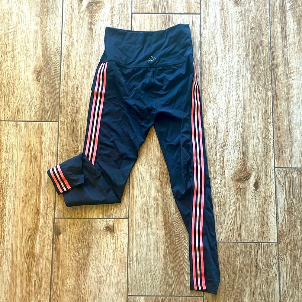 NEVER WORN Beyond Yoga